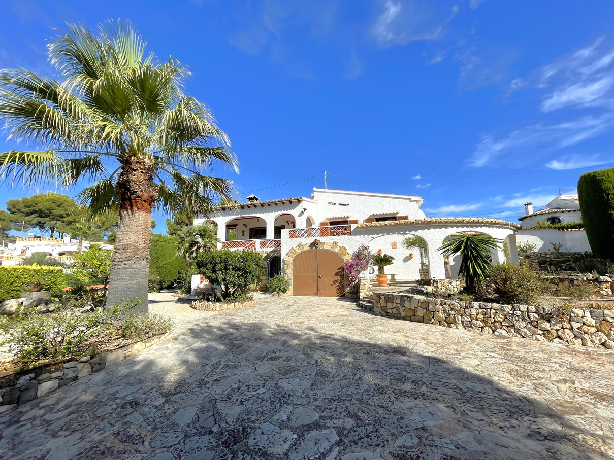 A lovely traditional villa on a big plot with lots of possibilities, Baladrar, Benissa Coast